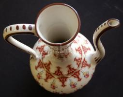 XX. század elejéből származó nagyméretű porcelán kancsó javított csőrrel /
Chinaware jug (repaired) ...