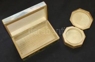 2db fa ládika: kézzel festett (18x11x6cm), faragott (9x9x4cm)