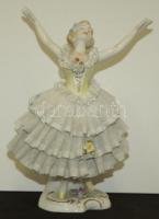 Kézzel festett sorszámozott áttört ruhás német porcelán balerina figura szokásos hibákkal / Handpainted numbered german chinaware ballerine figure (small faults) 18cm