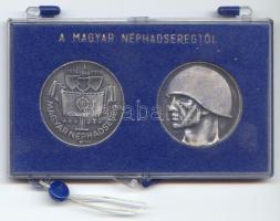 1969. "Magyar Néphadsereg" 2 klf fém plakett plasztik dobozban T:1