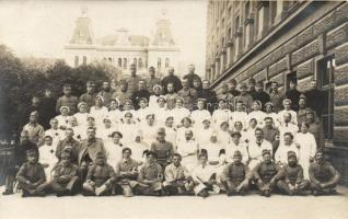 Innsbruck military hospital group photo