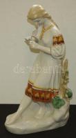 Orosz lány népviseletben. Kézzel festett  procelánfigura, hátul apró sérülés/  russian hand painted chinaware figur 31x11 cm