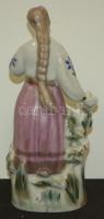 Orosz lány népviseletben. Kézzel festett aranyozott procelánfigura, / 
russian hand painted chinawar...