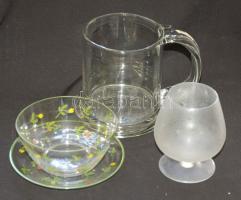 Kis üveg tétel: pohár, festett tányér tálkával, korsó