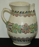 XX. sz eleje: Kézzel festett, mázas népies kerámia ivókancsó / Folklore cermaic jar 22 cm