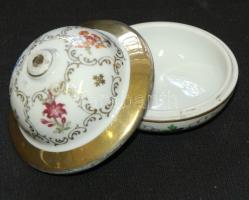 Herendi  kézzel festett Persil-mintás sorszámozott bonbonier alj nem hozzátartozó kézzel festett tet...