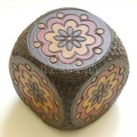 Erdélyi faragott, festett kocka alakú (ékszertartó) fa dobozka / 
Hand-carved wooden-cube box 8cm