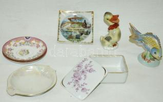 Vegyes porcelán tétel: állat figurákkal, csészealjakkal,  dísztányérokkal,  bonbonierrel/ chinaware animal figurs, bonbonier, soucers and ashtray