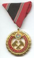 1957. Bányászati Szolgálati Érdemérem arany fokozata T:2