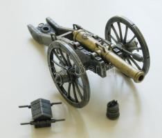 Gribeauval rendszerű tábori löveg 1:32 méretarányú makett.  A napóleoni háborúban használt ágyúk másolata eredeti dobozában.