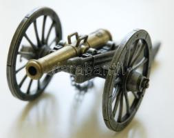 Gribeauval rendszerű tábori löveg 1:32 méretarányú makett.  A napóleoni háborúban használt ágyúk más...