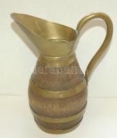 Fa kancsó réz berakásokkal és kiöntővel 25cm magas