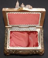 Dekoratív réz zenélő doboz Aacheni dómmal díszítve 13x15x9cm