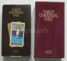Dali által tervezett 78 lapos tarot kártya, jó állapotban, hiánytalanul, eredeti dobozában és bársony tokjában spanyol, angol , francia és német nyelvű leírással./  Tarot Universal Dali , Dali has created 78 works, in the original box with description
