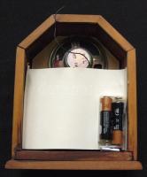 Antik fazonú fából készült gobelin rácsos működő képes rádió két ceruzaelemmel 15x18cm