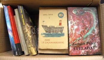 11db klf fantasztikus és technika témájú könyv + 2db filmgyári fotó a 1930-as évekből, az 50. hangosfilm alkalmából, az egyik szép üvegezett keretben 24x32cm