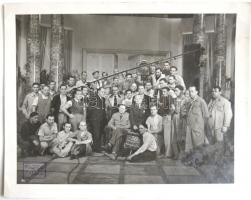 11db klf fantasztikus és technika témájú könyv + 2db filmgyári fotó a 1930-as évekből, az 50. hangos...