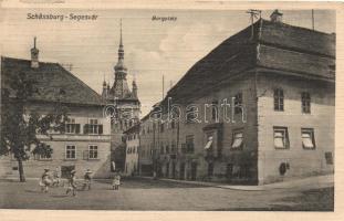 Segesvár castle square