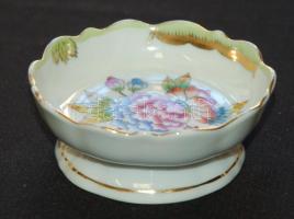 Kézzel festett Viktória-mintás jelzett Herendi porcelán tál / Handpainted numbered Herendi chinaware tray 3x8cm