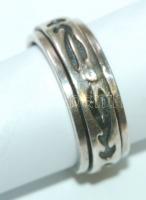 Ezüst gyűrű forgatható külső díszítéssel, szép állapotban (7.95g)