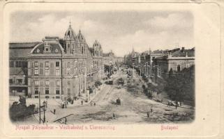 Budapest VI. Nyugati pályaudvar Emb. (small tear)