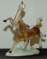 Vágtató lovakat ábrázoló jelzett porcelán figura / Chinaware figure 18x15cm