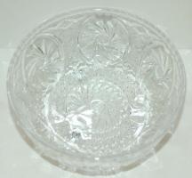 Nagyméretű dekoratív metszett üveg gyümölcsös tál d: 21cm