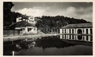 Sikonda-fürdő nyitott medence