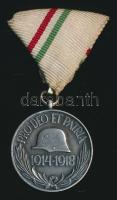 1918. Magyar Háborús Emlékérem kardokkal,sisakkal "Pro Deo et Patria" ezüstözött Br kitüntetés nem eredeti mellszalaggal T:2 Hungary 1918. Commemorative Medal for World War I for combatants, silver plated bronze medal with not the original ribbon C:XF