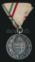 1918. Magyar Háborús Emlékérem kardokkal,sisakkal "Pro Deo et Patria" ezüstözött Br kitünt...