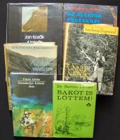 1971-1985 6 db vadászati könyv:Dr Bertóti István: Bakot is lőttem! Fekete István: Tittenberger Kálmán élete, Jan Kozák: A tajgán vadásztam, Dr Steinmann Henrik: Az állatok fegyverei, Széchenyi Zsigmond: Alaszkában vadásztam,  Széchenyi Zsigmond: Ünnepnapok,