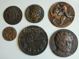 6db klf bronz tétel, mint: Csúcs Ferenc (1905-) "Stettner Béla" (d=94mm) + Él Magyar, Áll Buda" (d=145mm) plakettek, Englert Judit (1949-) jelzett viadal plakett (d=129mm) és szignálatlan 3db klf plakett Erkel Ferencről (d=135mm) , "Világ Proletárjai Egyesüljetek" (d=96mm) illetve egy harcos jelentet megörökítő emlékérem (d=71mm) T:vegyes