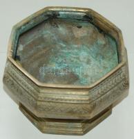 cca. 1900.  Keleties stílusú hat szögletű réz tároló edény külön is használható lábazatos kínáló tet...