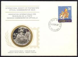 Srí Lanka 1977. "Történelmi hagyományok" a Postamesterek gondozásában kiadott Ag(925) emlékérem 20g érmés, bélyeges borítékon, srí lankai bélyeggel, elsőnapi bélyegzővel, holland nyelvű ismertetővel T:PP  Sri Lanka 1977. "Crafts and historic traditions" Ag(925) medallion (20g) / International Society of Postmasters - Medallic First Day Cover with Dutch information C:PP