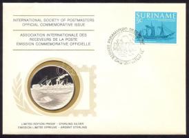 Suriname 1977. "Az első gőzhajó útja Európából Dél-Amerikába" a Postamesterek gondozásában kiadott Ag(925) emlékérem 20g érmés, bélyeges borítékon, suriname-i bélyeggel, elsőnapi bélyegzővel, holland nyelvű ismertetővel T:PP  Suriname 1977. "First steamship travel from Europe to South America" Ag(925) medallion (20g) / International Society of Postmasters - Medallic First Day Cover with Dutch information C:PP