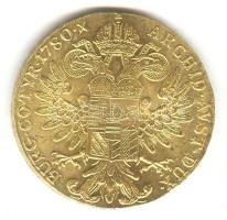 Ausztria 1780SF Tallér Ag "Mária Terézia" aranyozott utánveret tanúsítvánnyal T:1-  Austria 1780SF Thaler Ag "Maria Theresia" gilded restrike with certificate C:AU