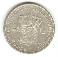 Hollandia 1932. 2 1/2G Ag "Wilhelmina" T:2- Netherlands 1932. 2 1/2 Gulden Ag "Wilhelmina I" C:VF