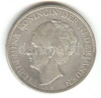 Hollandia 1929. 2 1/2G Ag "Wilhelmina" T:2-
Netherlands 1929. 2 1/2 Gulden Ag "Wilhel...