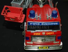 Játék tűzoltóautó /
fire engine 33x12x18cm