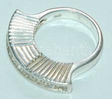 Modern ezüst (Ag) gyűrű cirkónia berakásokkal/
silver ring  9,19g