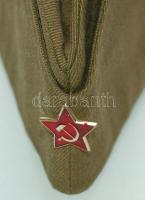 Orosz katonasapka sarló-kalapácsos vörös csillag jelvénnyel