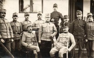 Hungarian soldiers group photo (EB)
