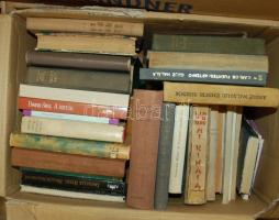Hatalmas, nagy ládányi főként háború utáni könyvekből álló könyv hagyaték több száz vegyes könyvvel