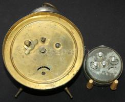 2 db régi ébresztőóra+fém doboz Tutun Regal felirattal /
2 old alarm clucks and a metal box 10x5x13,...