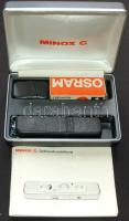 1975 Minox C típusú kém fényképezőgép eredeti dobozában, bőr tokkal, lánccal, hozzá tartozó C4-es va...