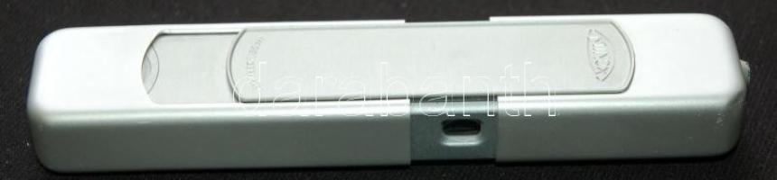 1975 Minox C típusú kém fényképezőgép eredeti dobozában, bőr tokkal, lánccal, hozzá tartozó C4-es va...