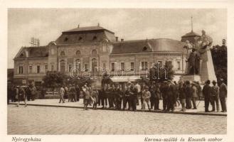 Nyíregyháza Korona Szálló és Kossuth-szobor