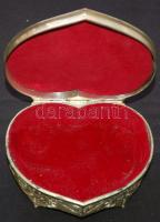 Szív alakú díszes ón ékszeres ládika 14x12cm