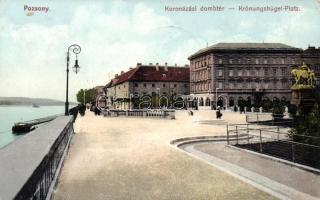 Pozsony Crowning square