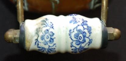 ~1900 Réz párologtató porcelán fogantyúval 9x37cm